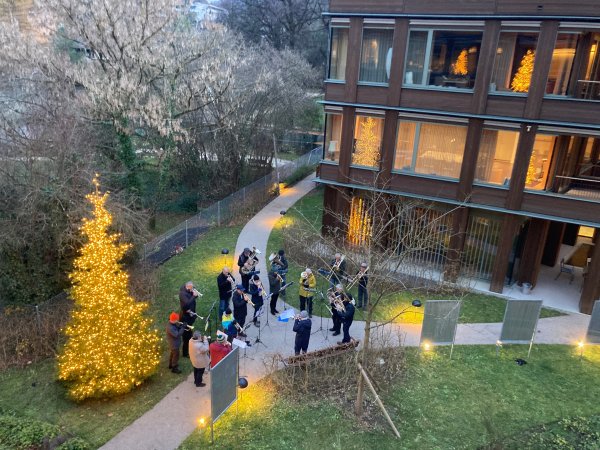 Feierliche Er&ouml;ffnung der Weihnachtsbeleuchtung im Dominikushaus